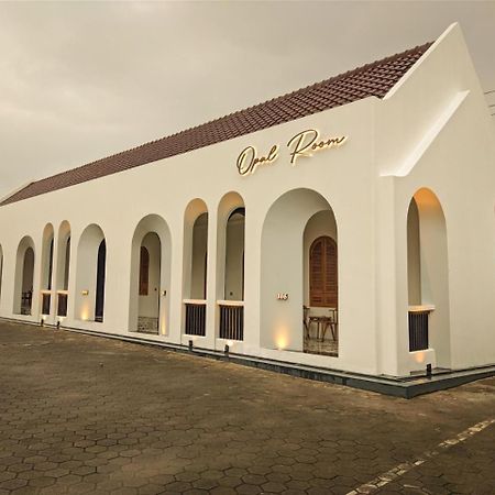 Hotel Besar Пурвокерто Экстерьер фото