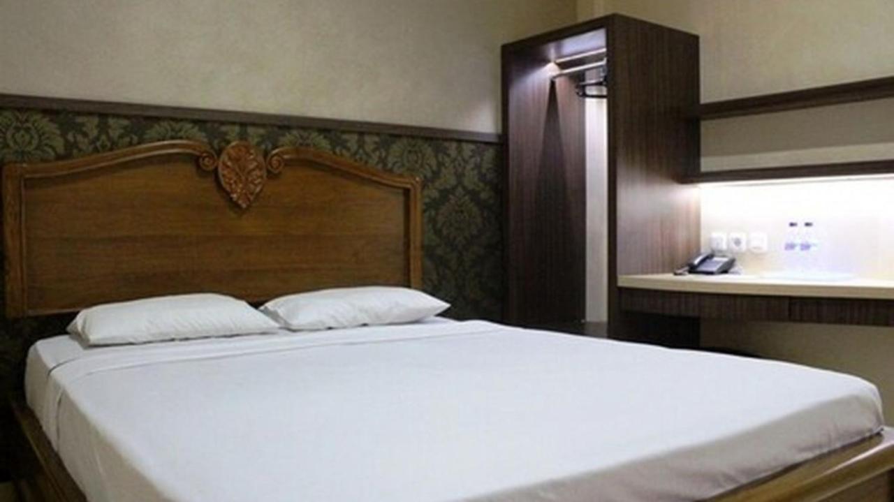 Hotel Besar Пурвокерто Экстерьер фото