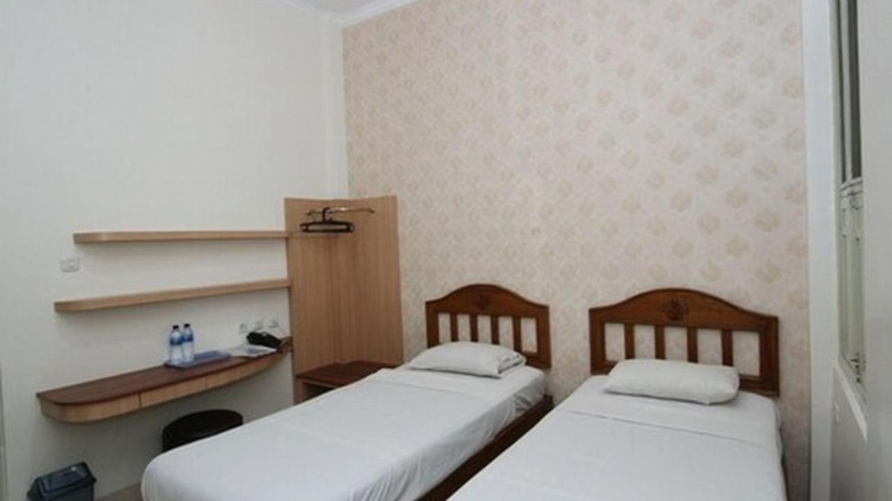 Hotel Besar Пурвокерто Экстерьер фото