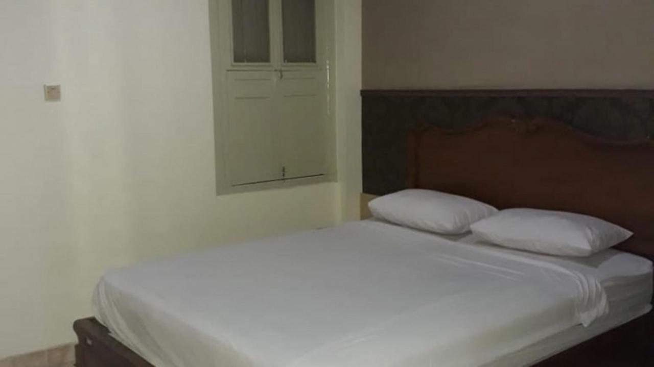 Hotel Besar Пурвокерто Экстерьер фото