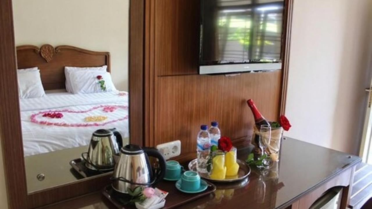 Hotel Besar Пурвокерто Экстерьер фото