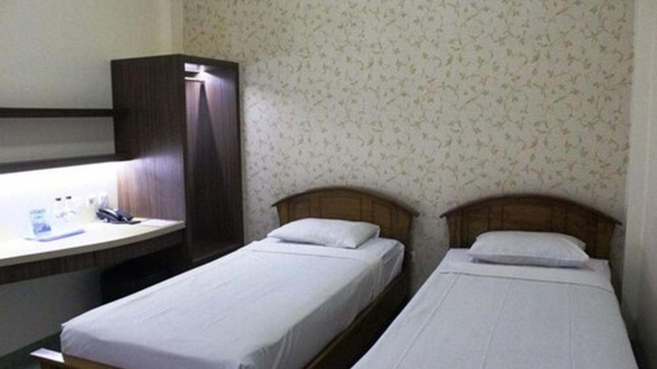 Hotel Besar Пурвокерто Экстерьер фото