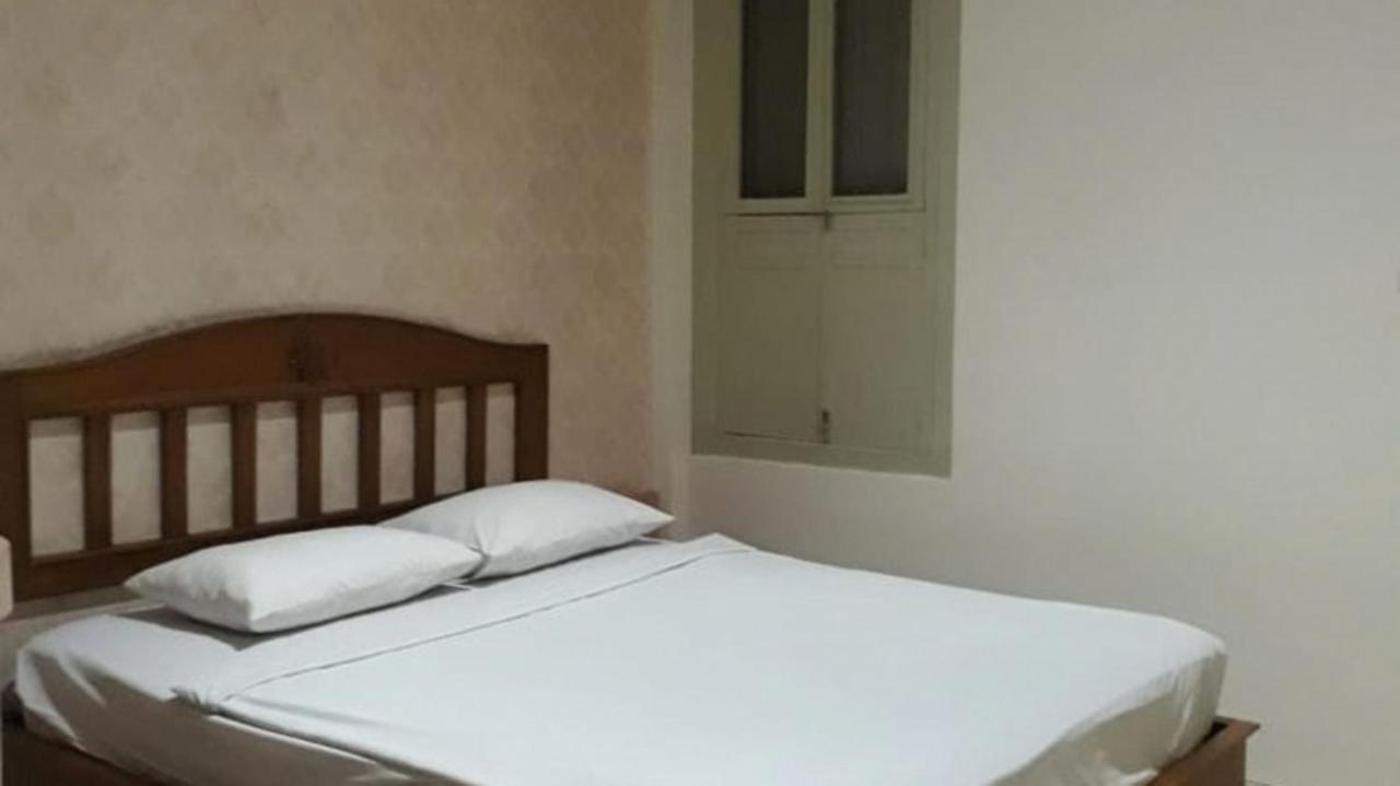 Hotel Besar Пурвокерто Экстерьер фото