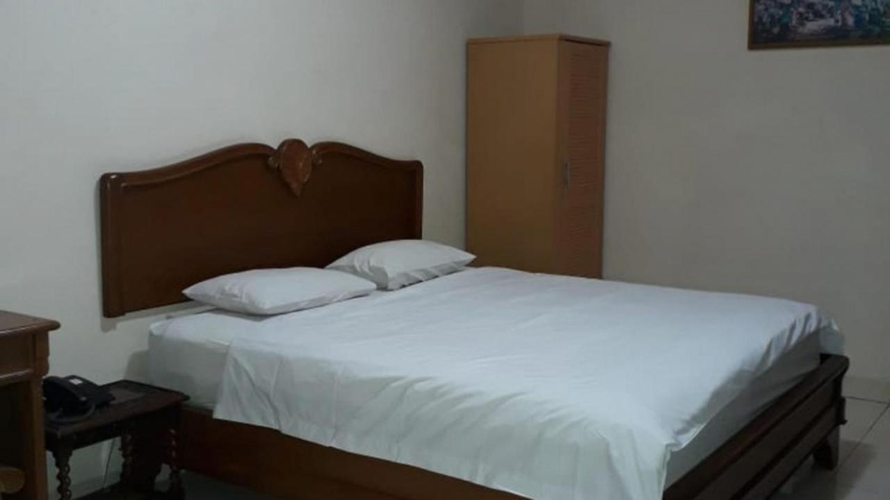 Hotel Besar Пурвокерто Экстерьер фото