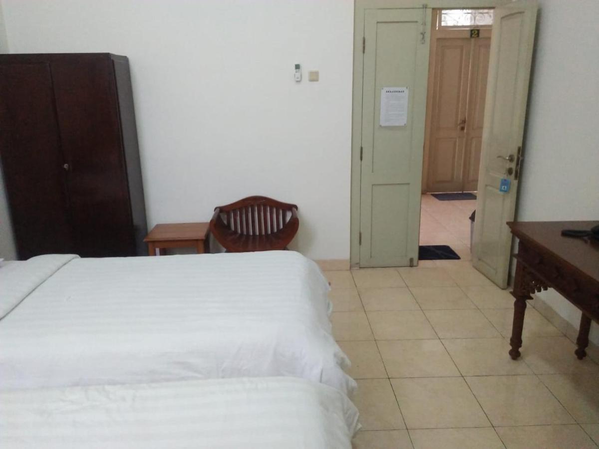 Hotel Besar Пурвокерто Экстерьер фото