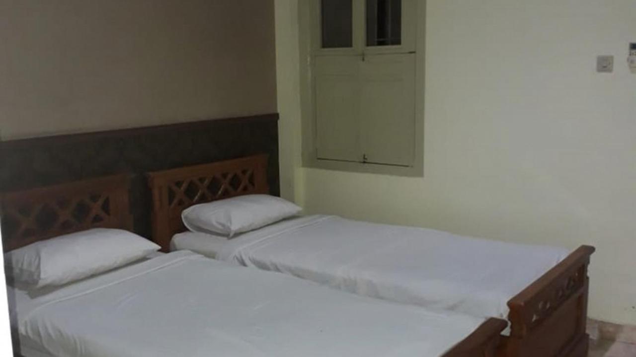 Hotel Besar Пурвокерто Экстерьер фото