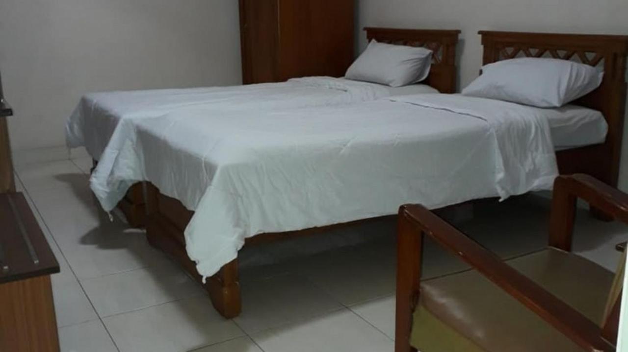 Hotel Besar Пурвокерто Экстерьер фото