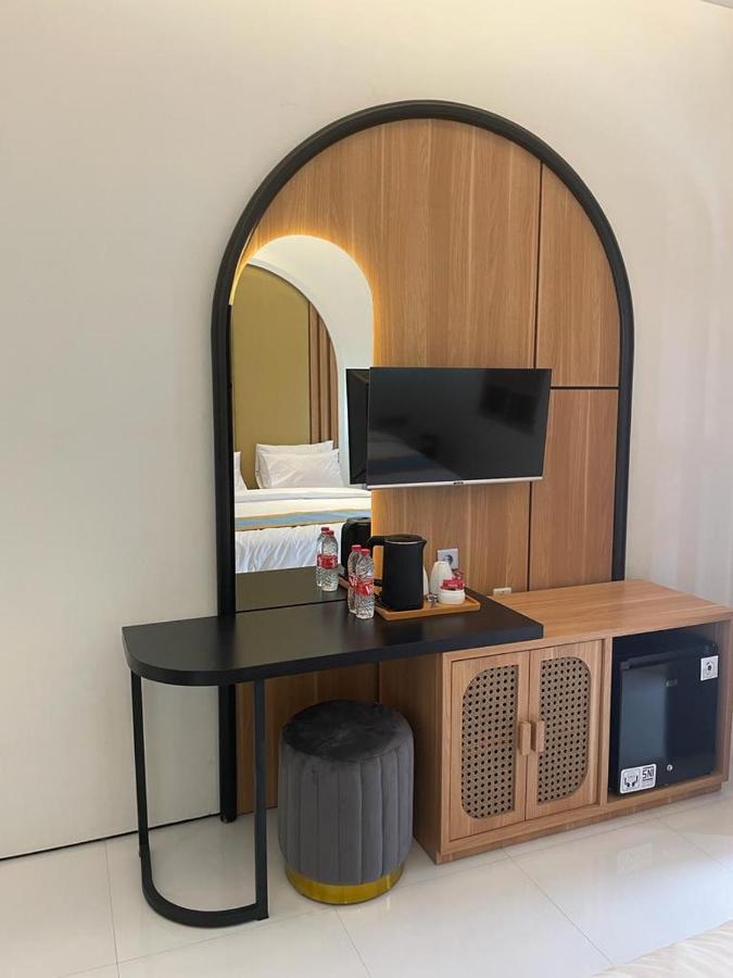 Hotel Besar Пурвокерто Экстерьер фото
