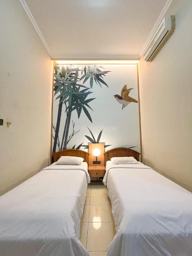 Hotel Besar Пурвокерто Экстерьер фото